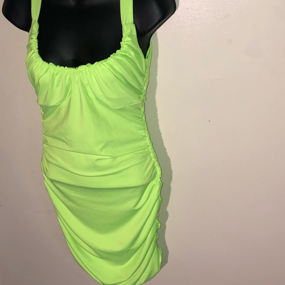 🛍Neon Green Ruched Dress - Picture 3 of 5
